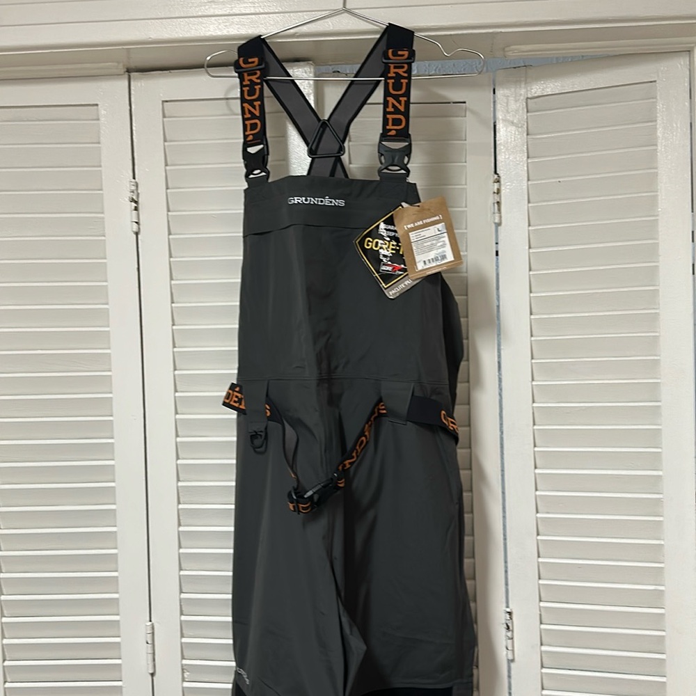 NWT Grundens charter gore tex bib size L